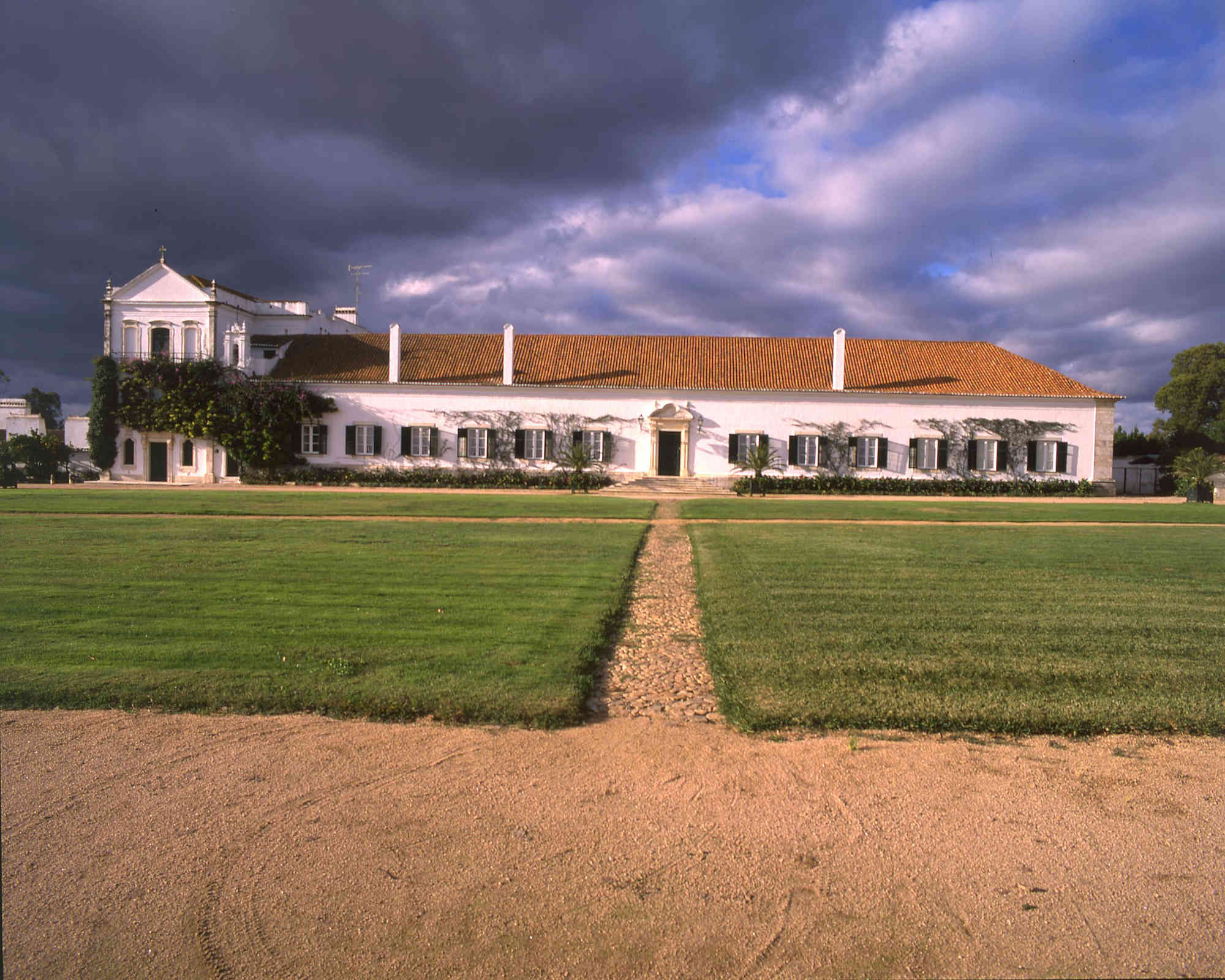 Dona Maria Amantis Reserva Tinto